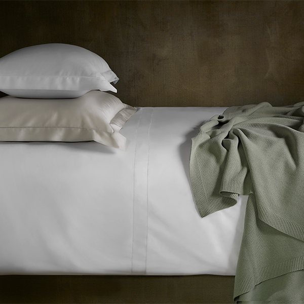 新品　在庫処分　イタリア　リネン　フラットシーツ　高級　レースシーツ シンプル、定番の無地（ソリッド）シーツ | 高級シーツ・寝具